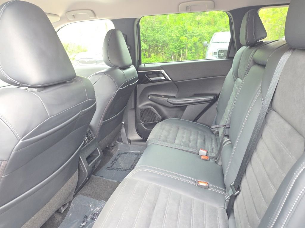 Used 2022 Mitsubishi Outlander SE AWD/4WD image 9