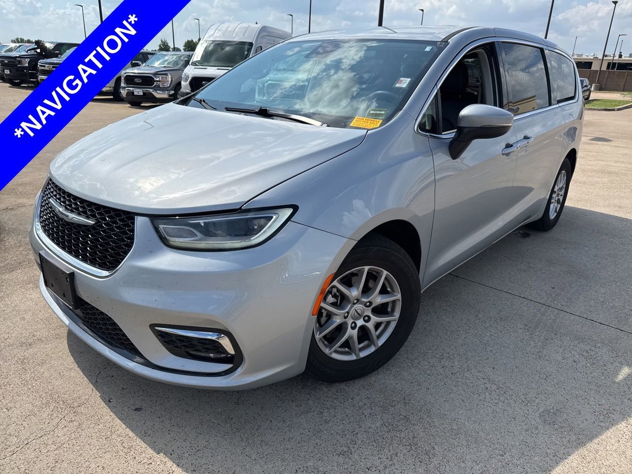 Used 2023 Chrysler Pacifica Touring-L