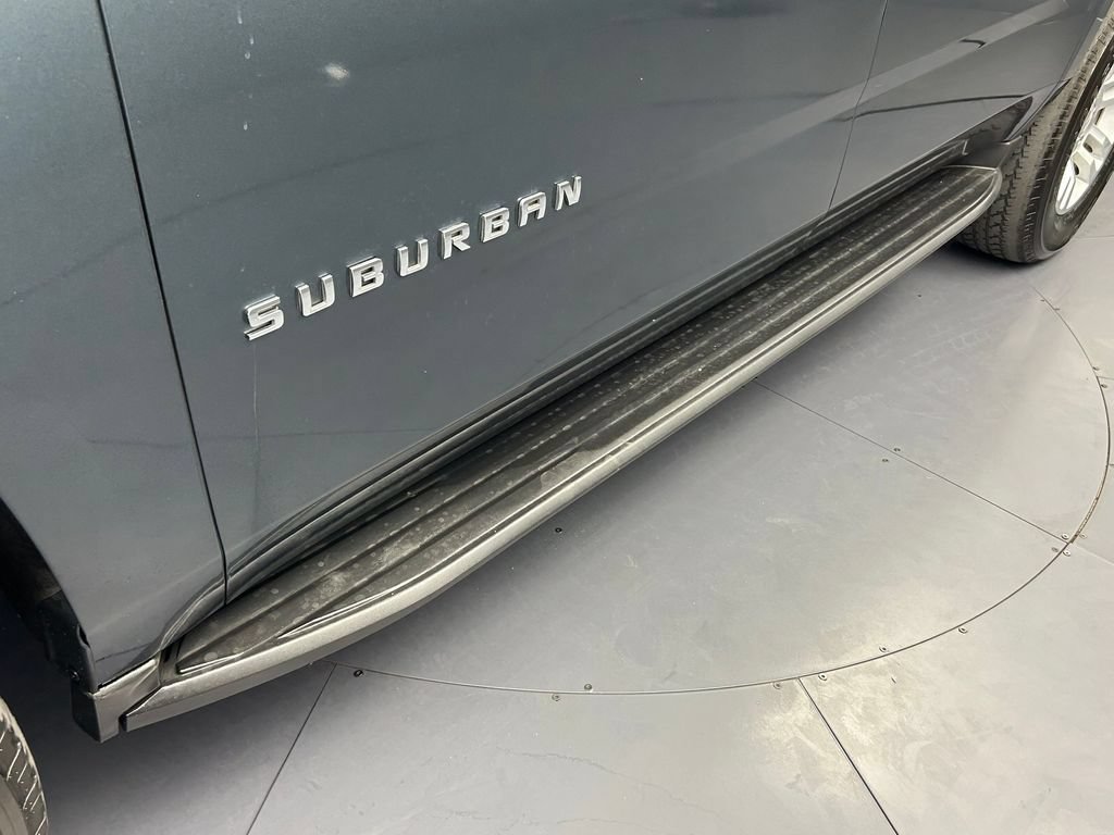 Used 2020 Chevrolet Suburban LT RWD image 36
