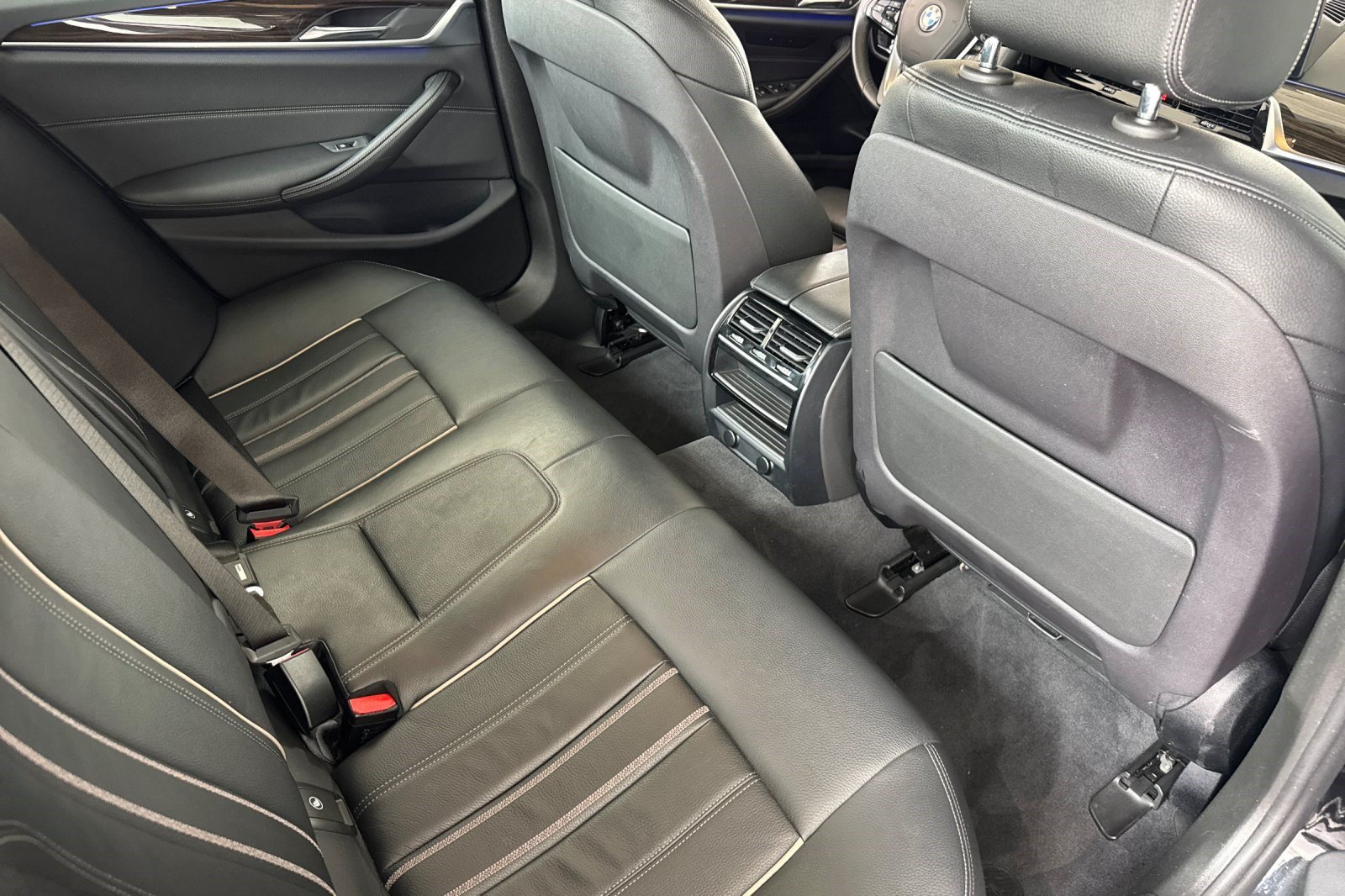 Used 2018 BMW 530e xDrive AWD/4WD image 33