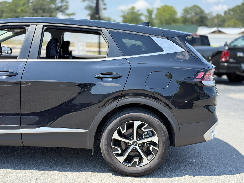 Used 2024 Kia Sportage EX FWD image 12