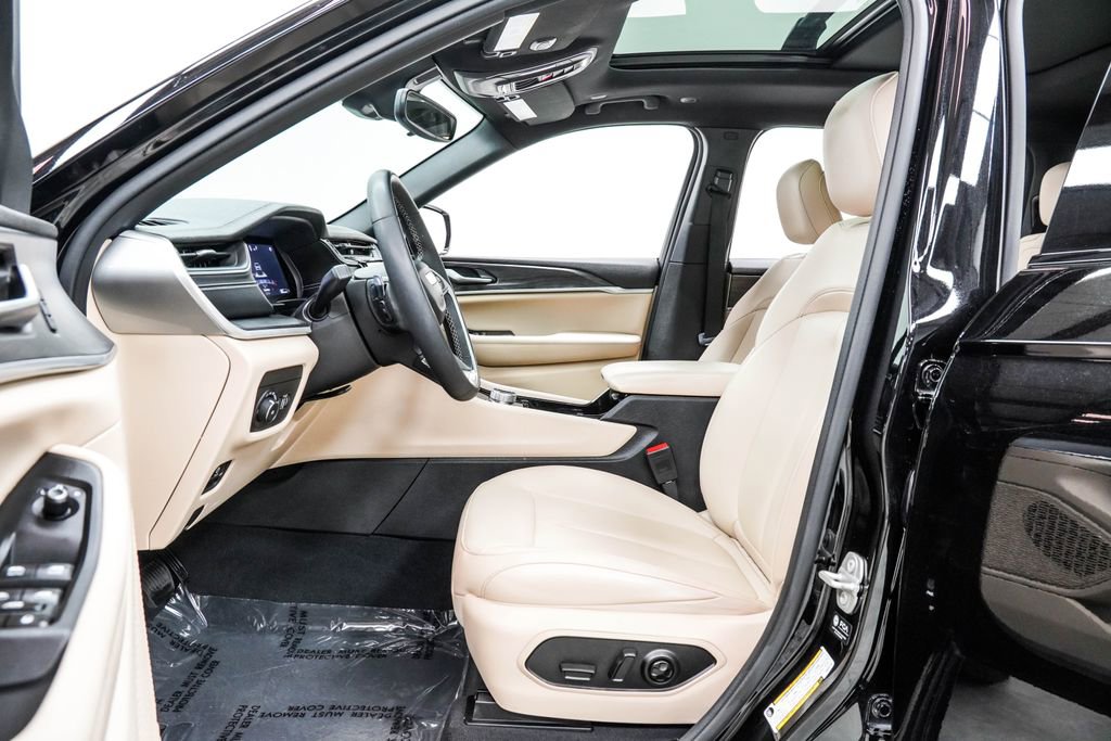 Used 2023 Jeep Grand Cherokee L Limited image 15