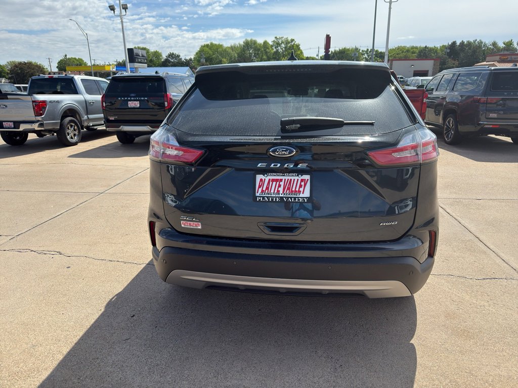 Used 2024 Ford Edge SEL w/ Convenience Package AWD/4WD image 6
