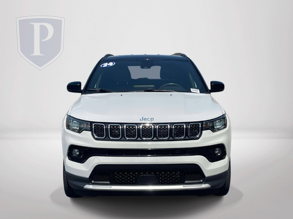 Used 2024 Jeep Compass Limited AWD/4WD image 3