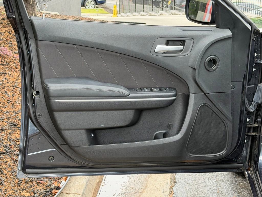 Used 2019 Dodge Charger SXT RWD image 26