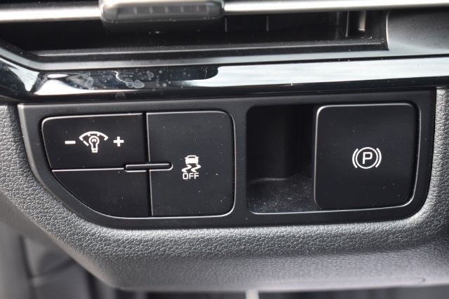 New 2026 Kia Sportage LX w/ LX Convenience Package FWD image 22