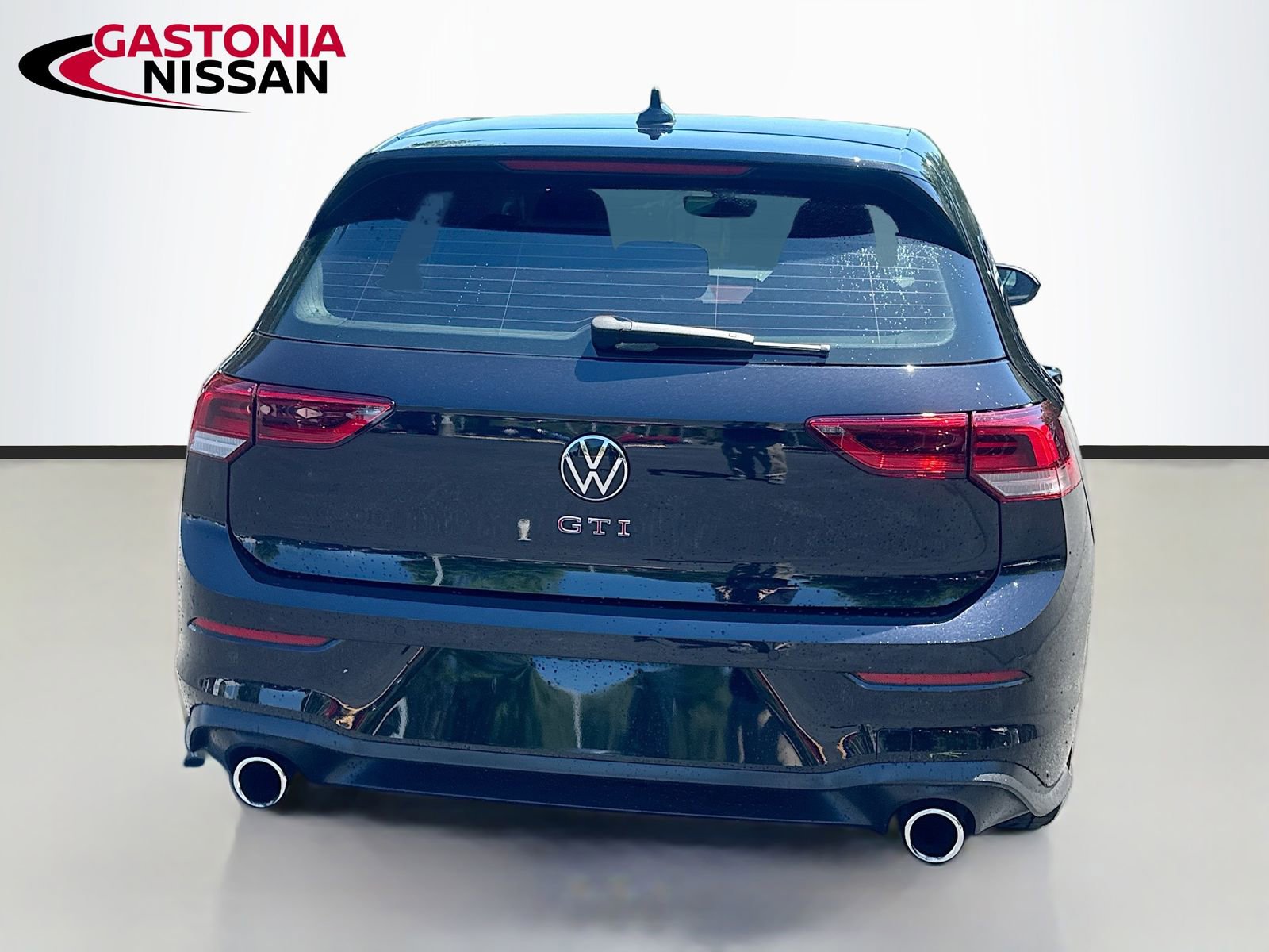 Used 2022 Volkswagen GTI SE FWD image 7