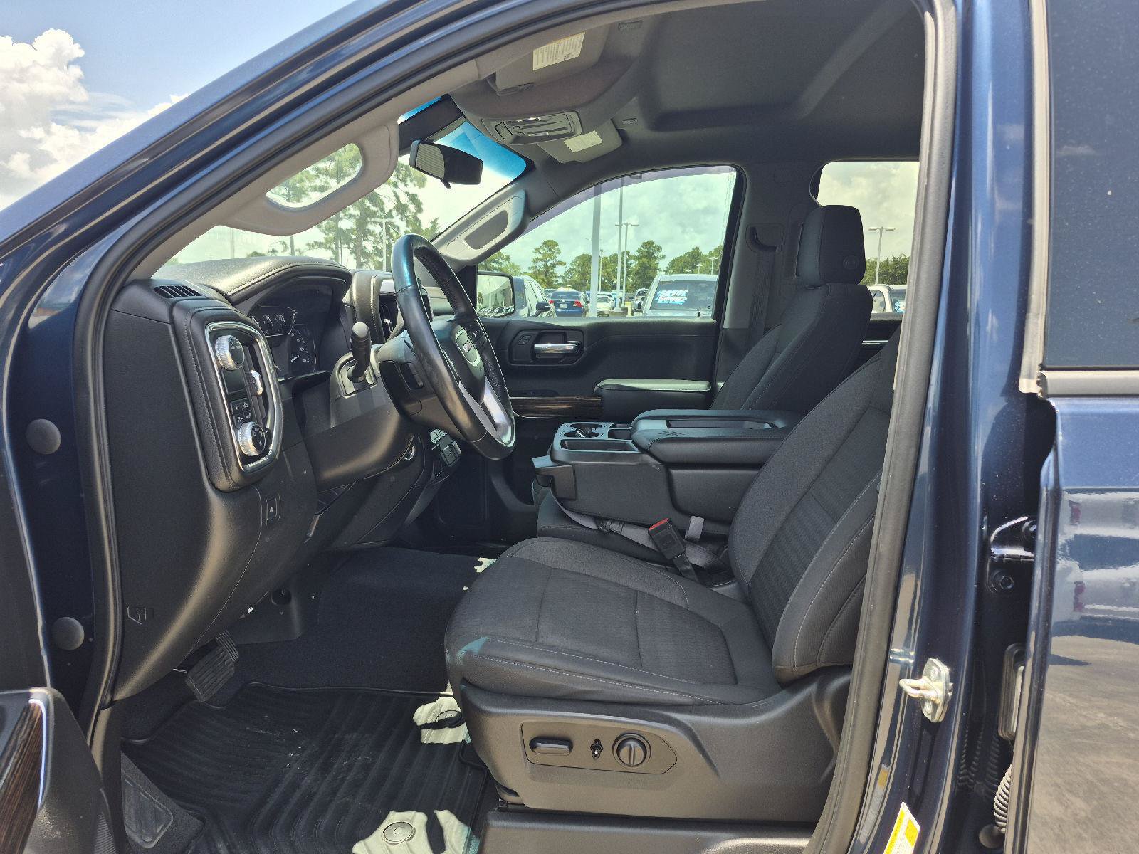 Used 2020 GMC Sierra 1500 Elevation w/ Elevation Value Package RWD image 2