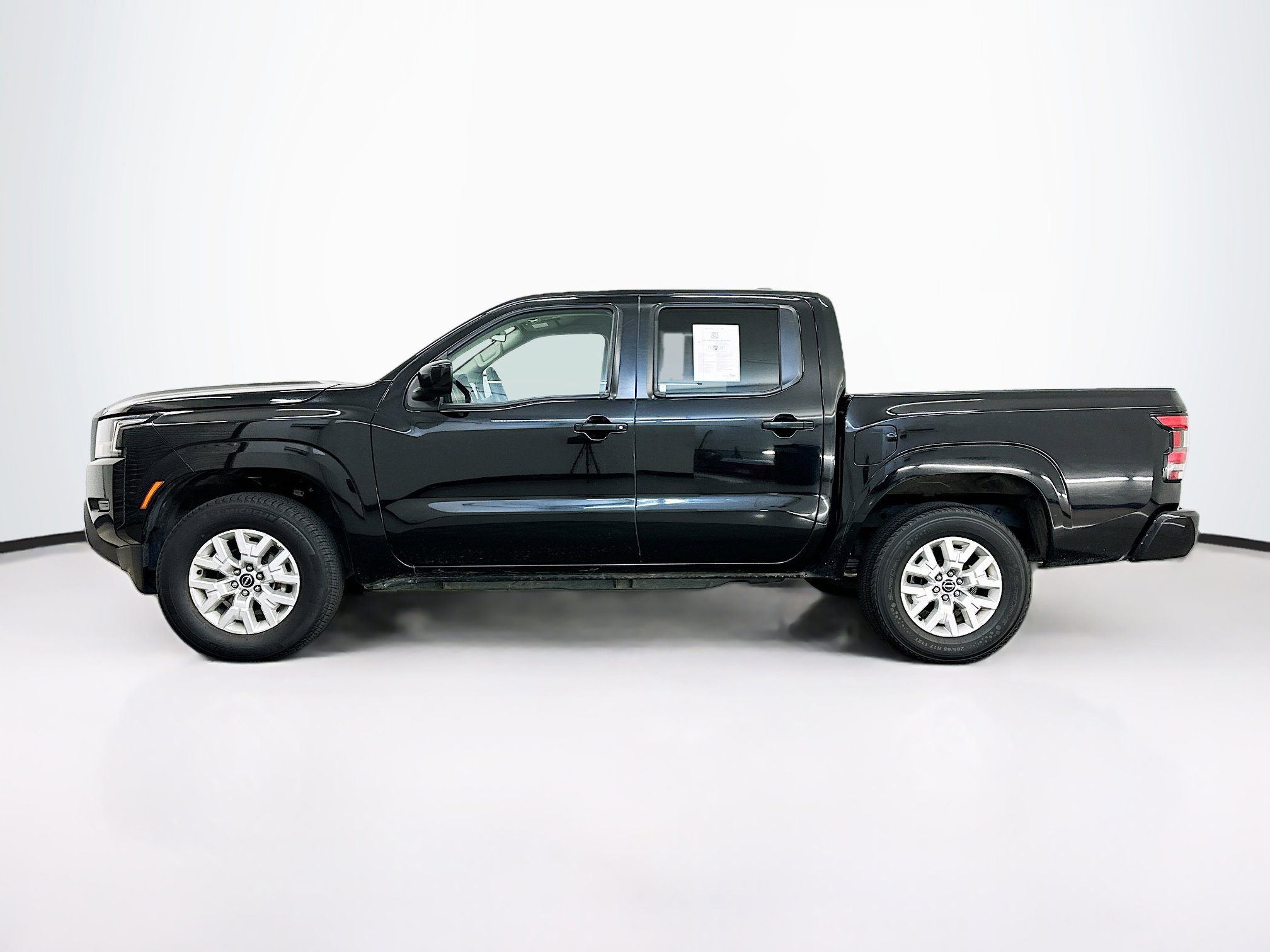 Used 2023 Nissan Frontier SV image 4