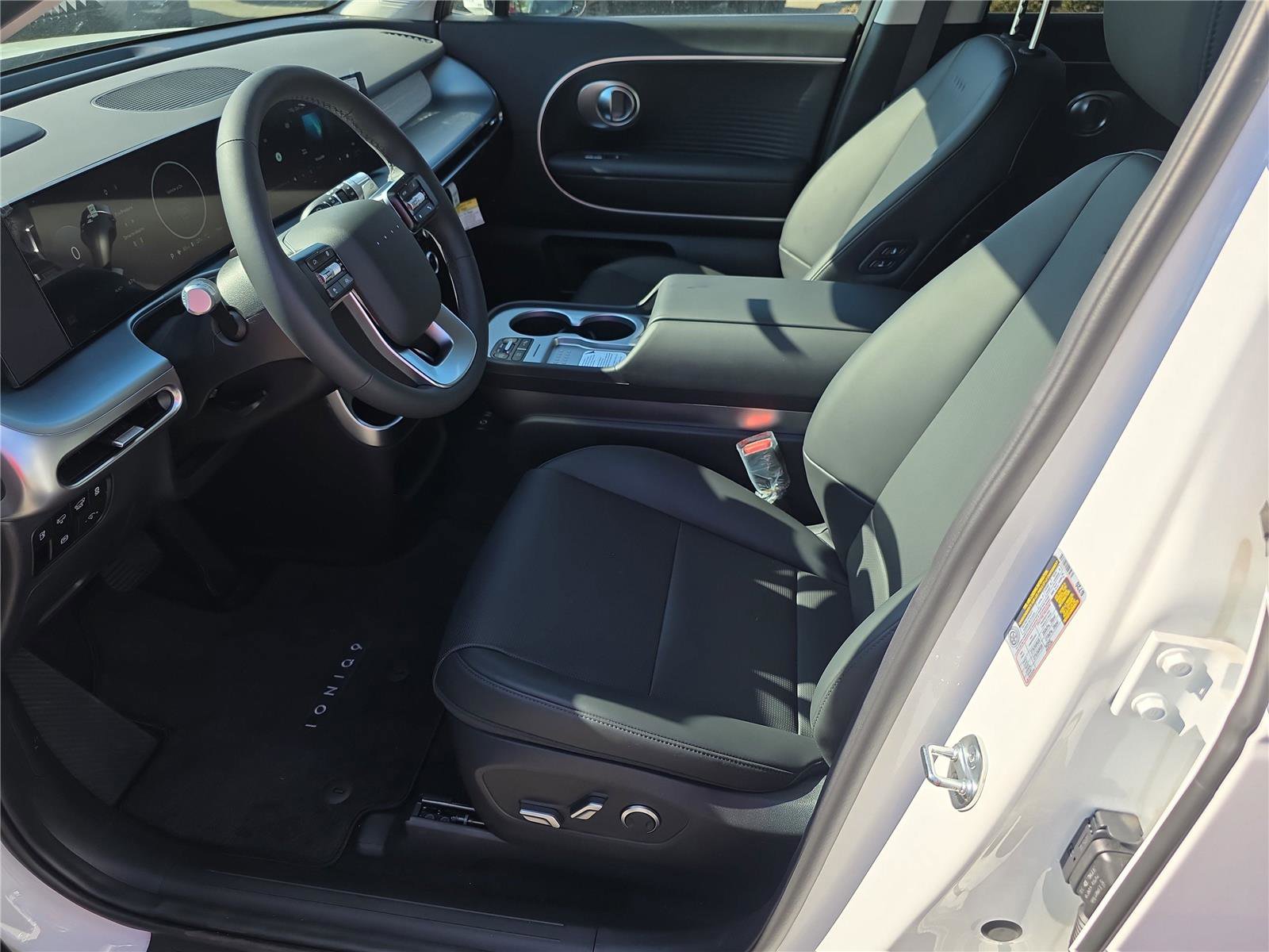 New 2026 Hyundai Ioniq 9 SEL image 3