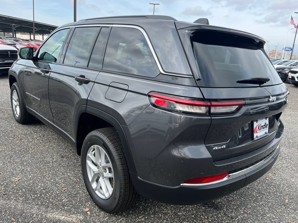 New 2025 Jeep Grand Cherokee Laredo X w/ Luxury Tech Group I AWD/4WD image 29