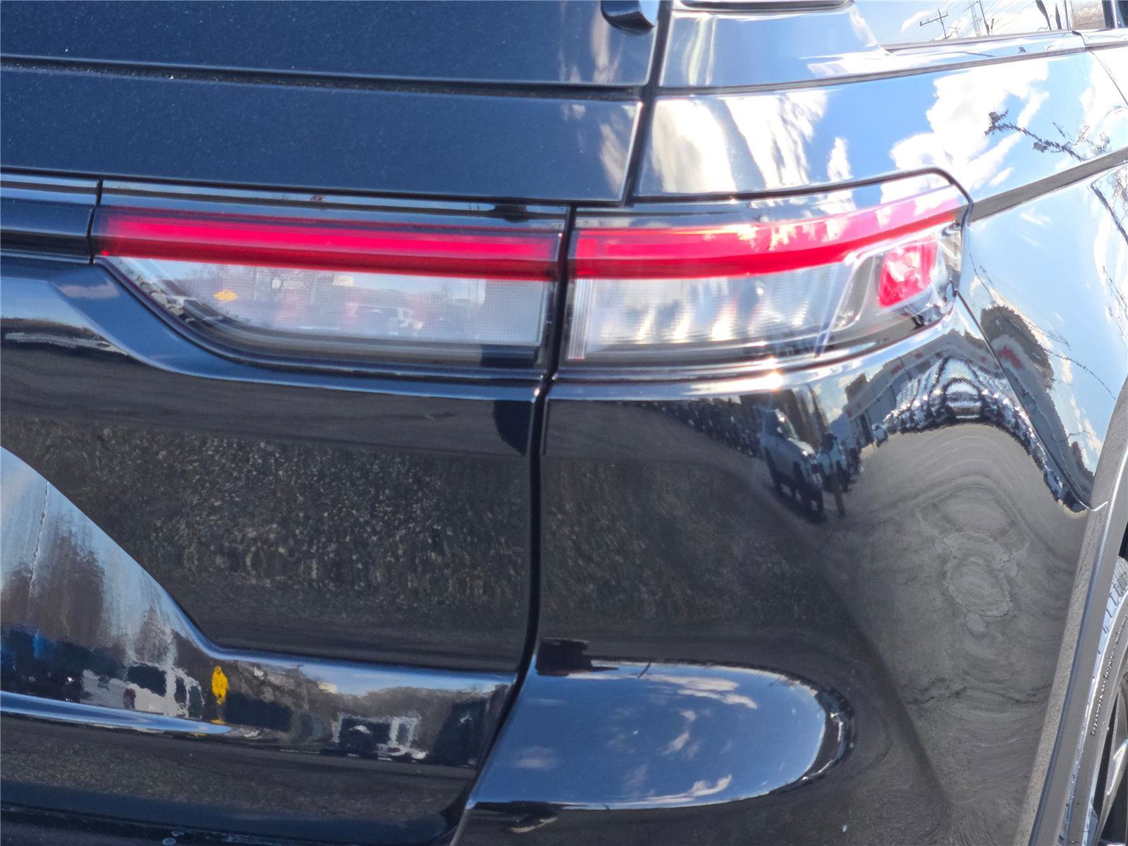 Certified 2024 Jeep Grand Cherokee Altitude image 14
