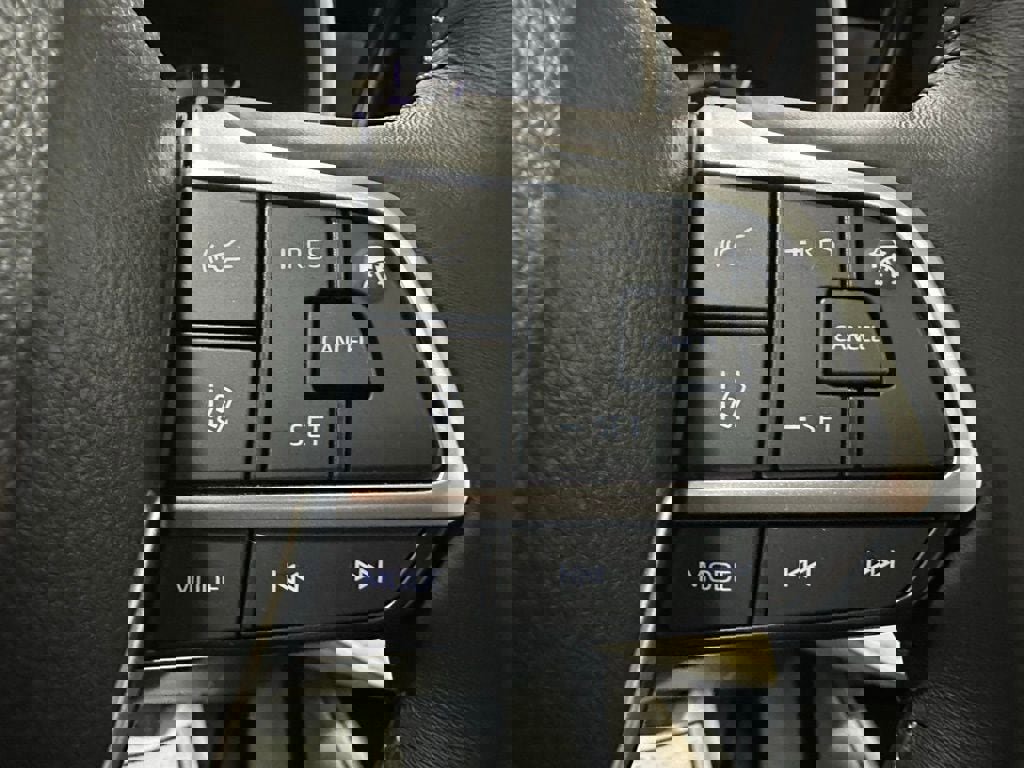 Used 2025 Toyota Highlander XLE image 20