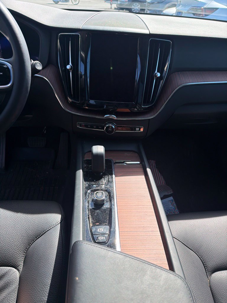 Certified 2024 Volvo XC60 B5 Plus w/ Protection Package Premier AWD/4WD image 14