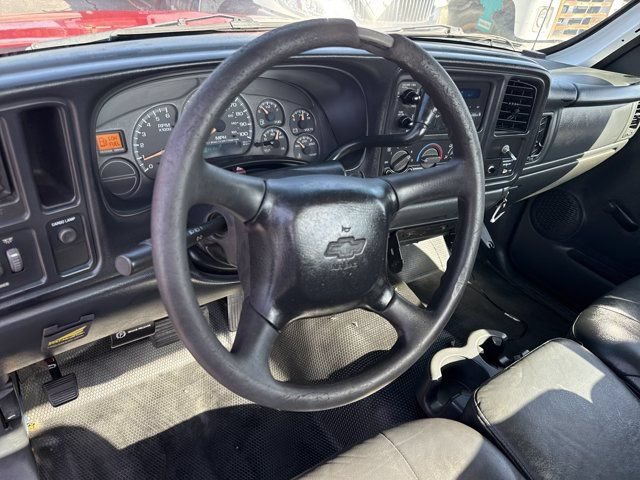 Used 2001 Chevrolet Silverado 1500 2WD Regular Cab w/ Firm Ride Suspension Pkg image 12