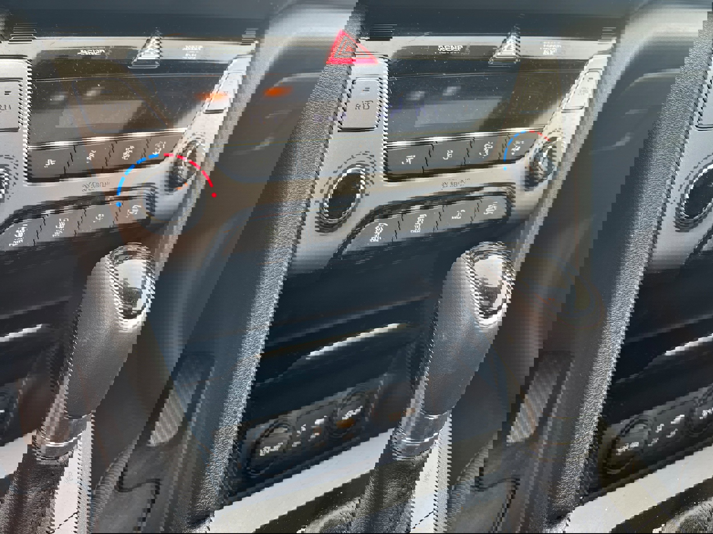 Used 2017 Hyundai Elantra Value Edition w/ Cargo Package image 17