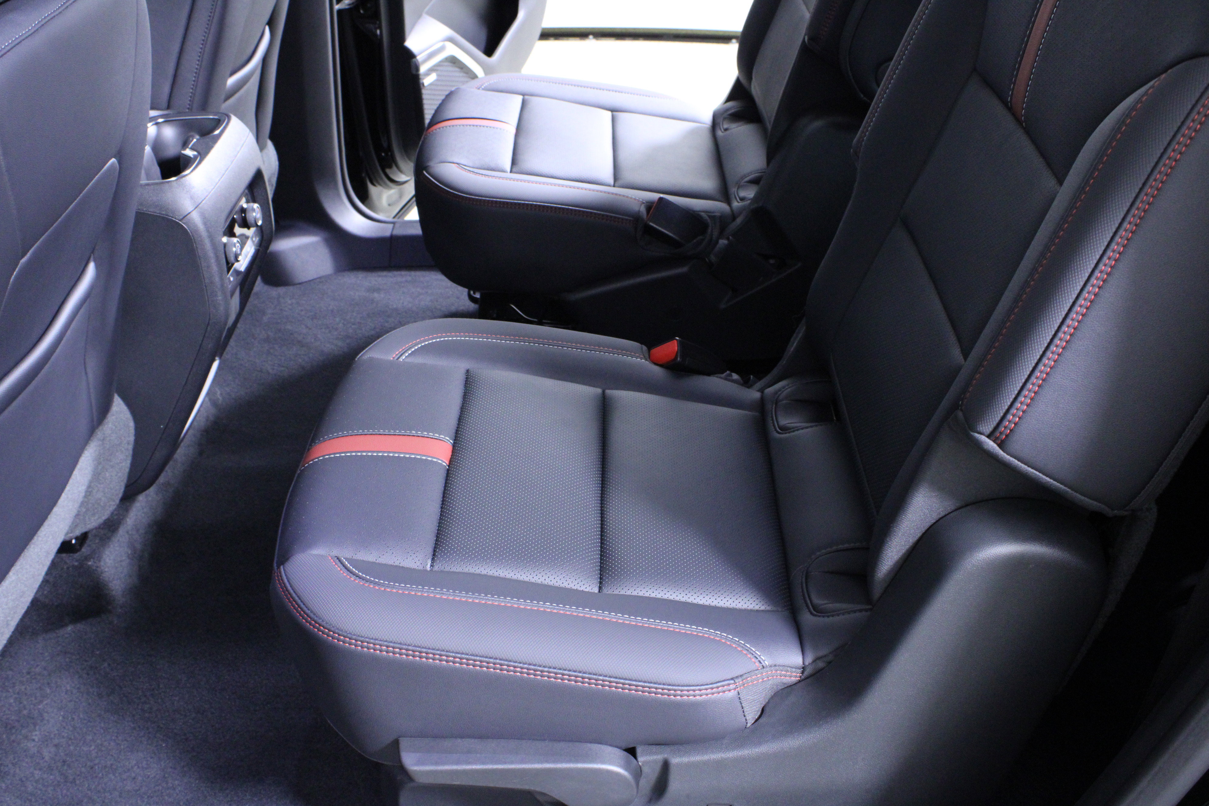 Used 2025 Chevrolet Traverse RS w/ LPO, Floor Liner Package image 14
