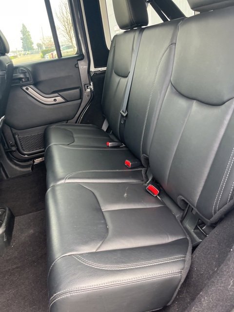 Used 2018 Jeep Wrangler Unlimited Sahara image 10