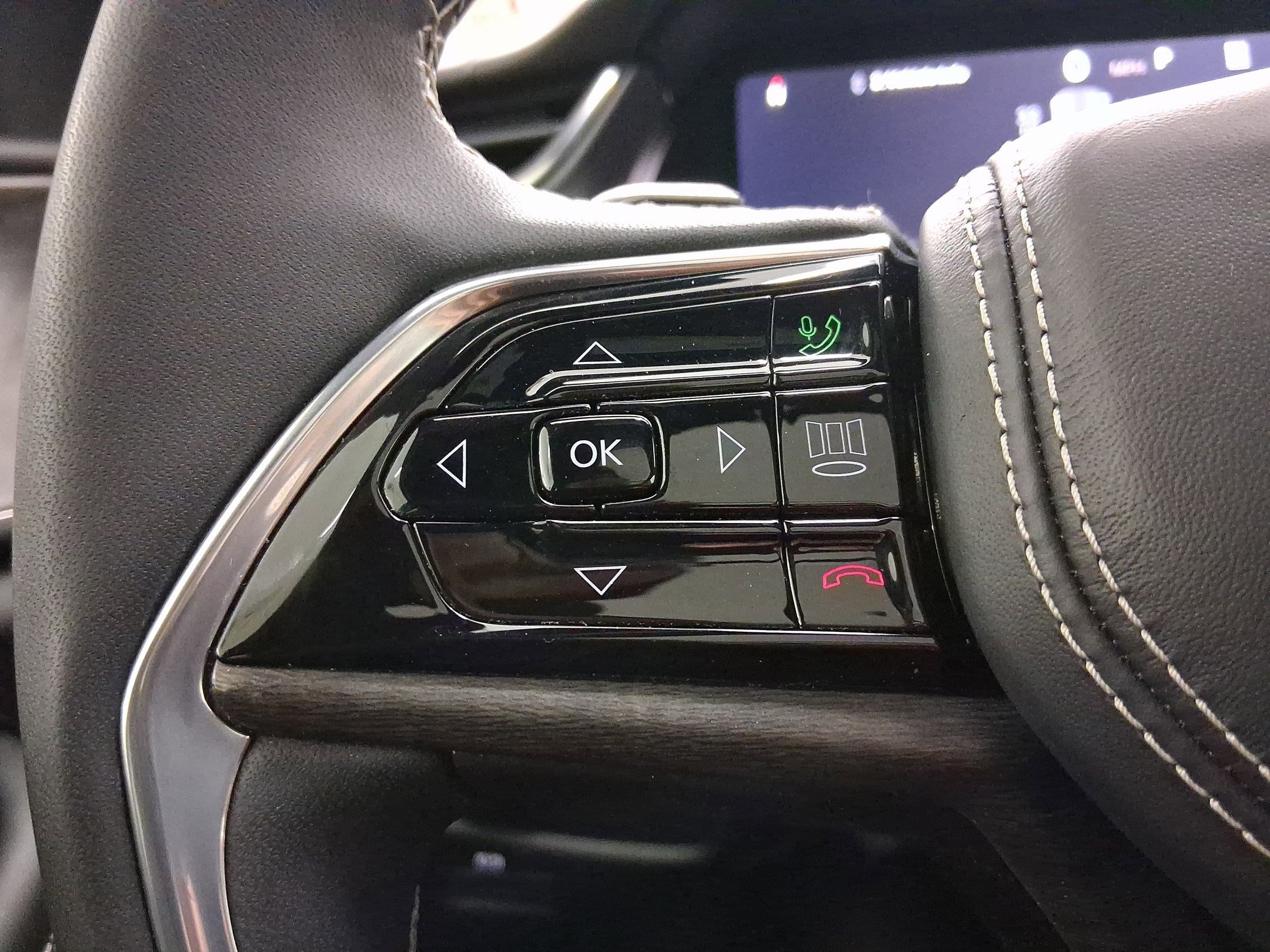 Used 2024 Jeep Grand Cherokee Overland w/ Luxury Tech Group IV image 14