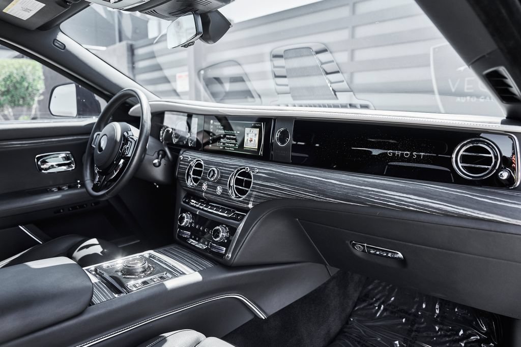Used 2023 Rolls-Royce Ghost AWD/4WD image 38