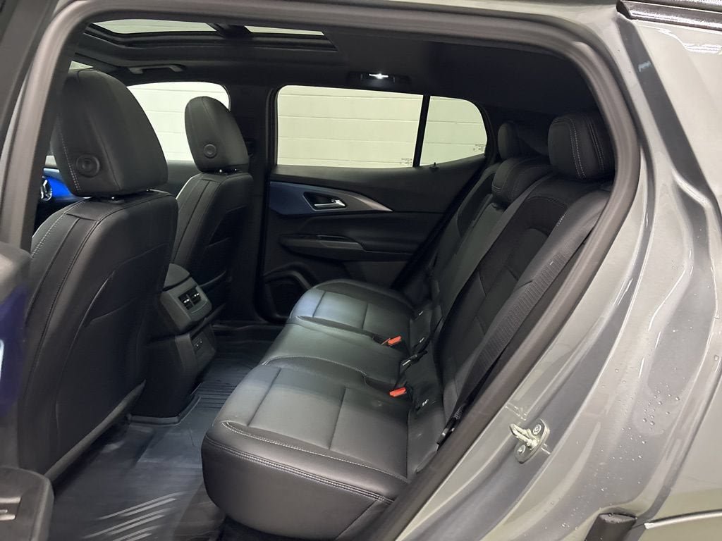 New 2026 Chevrolet Equinox EV LT w/ Convenience Package II AWD/4WD image 11