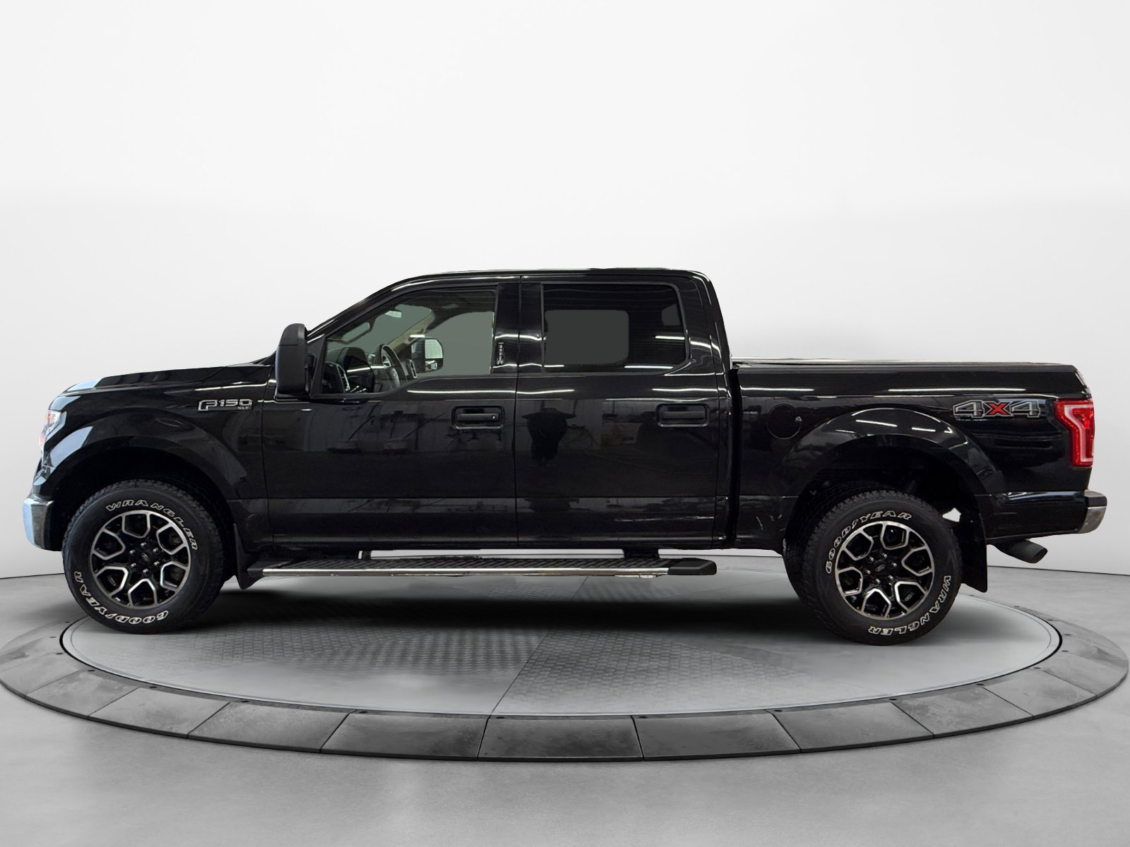 Used 2015 Ford F150 XLT AWD/4WD image 3