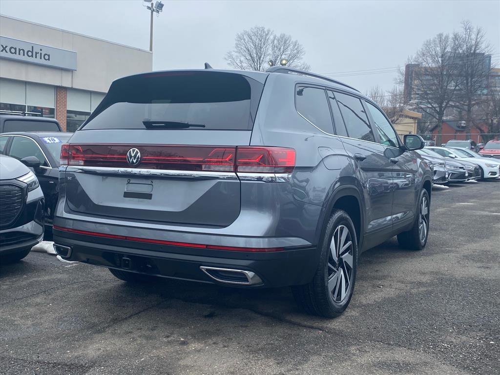 Certified 2024 Volkswagen Atlas SE image 3