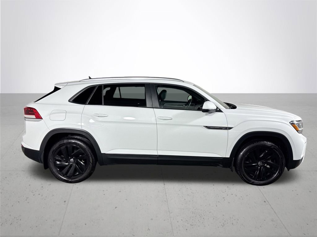 Used 2023 Volkswagen Atlas Cross Sport SE w/ Panoramic Sunroof Package image 5