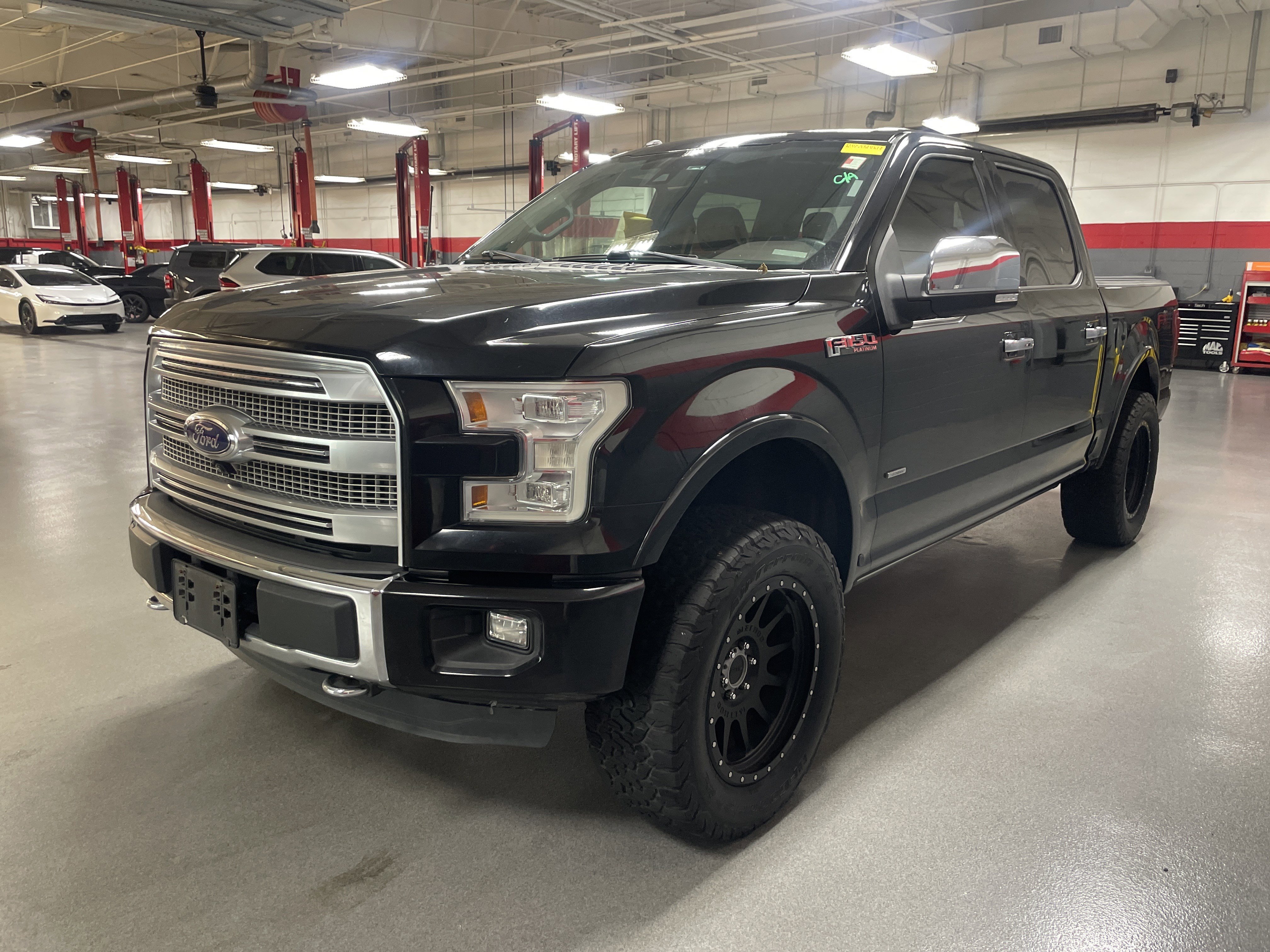 Used 2016 Ford F150 Platinum w/ Equipment Group 701A Luxury AWD/4WD image 5