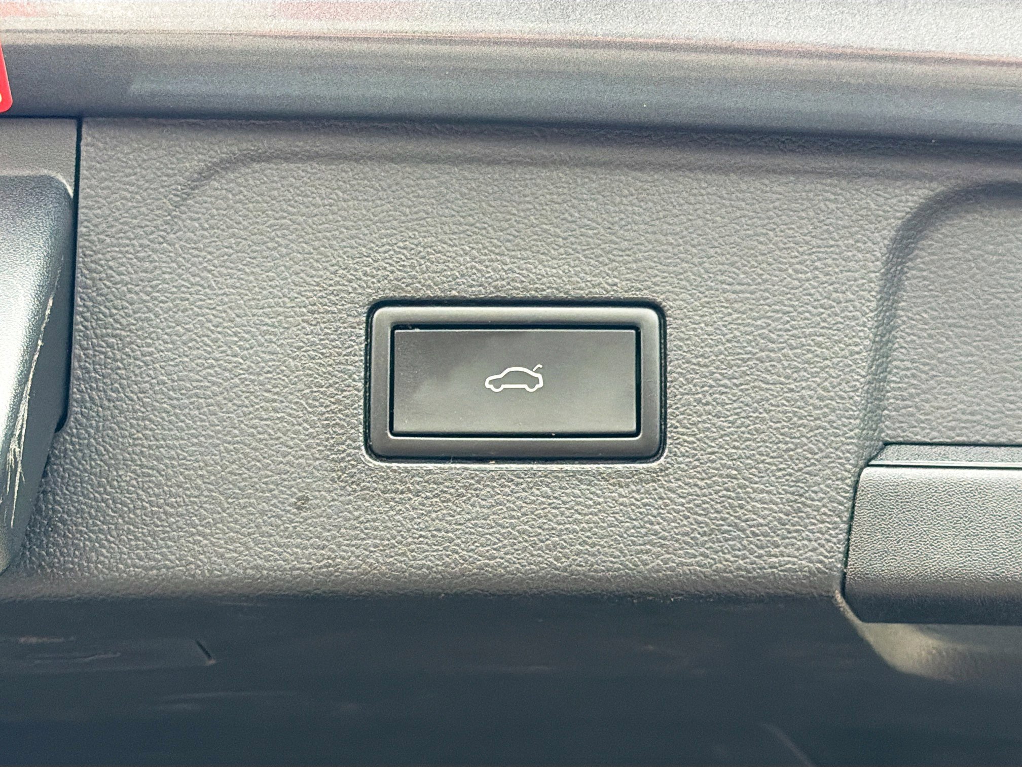 Used 2025 Volkswagen Atlas SE image 13