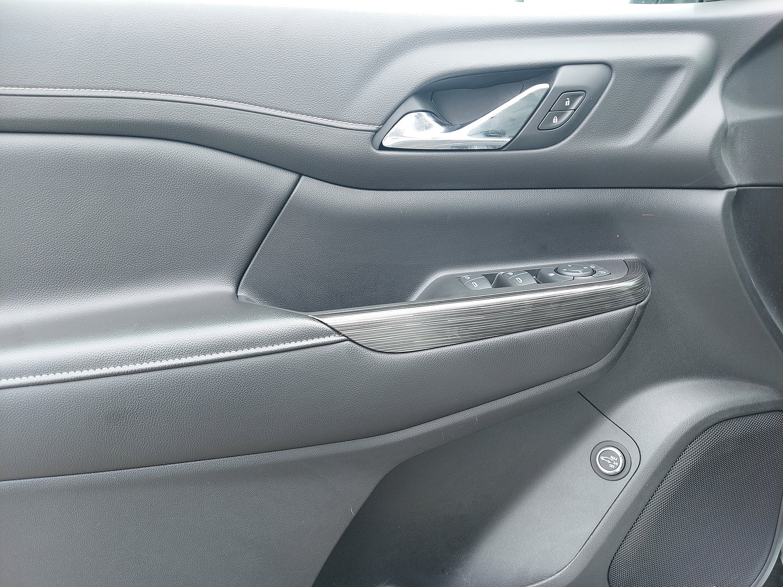 Used 2019 GMC Acadia SLT w/ LPO, Floor Liner Package FWD image 12