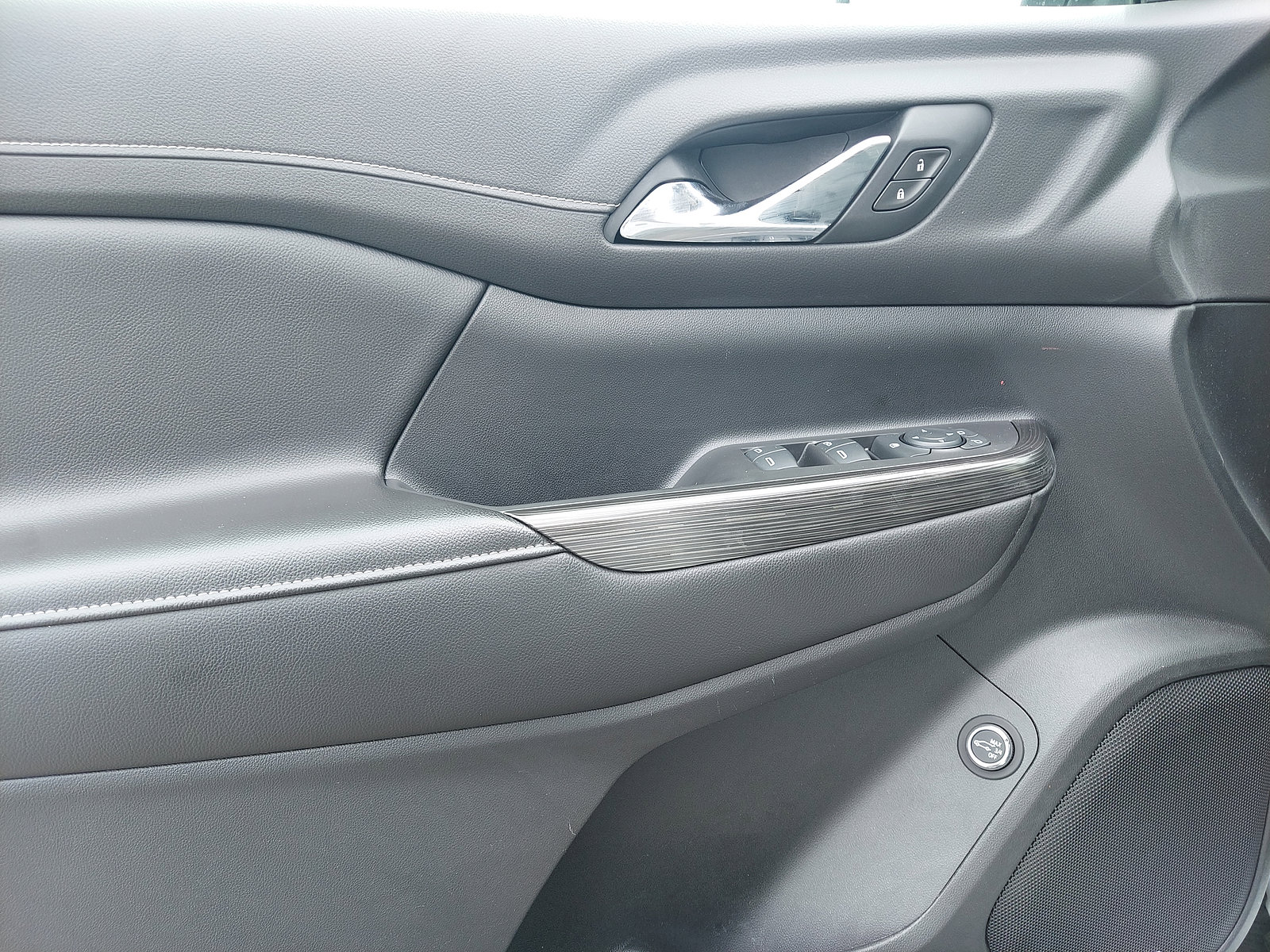 Used 2019 GMC Acadia SLT w/ LPO, Floor Liner Package image 12