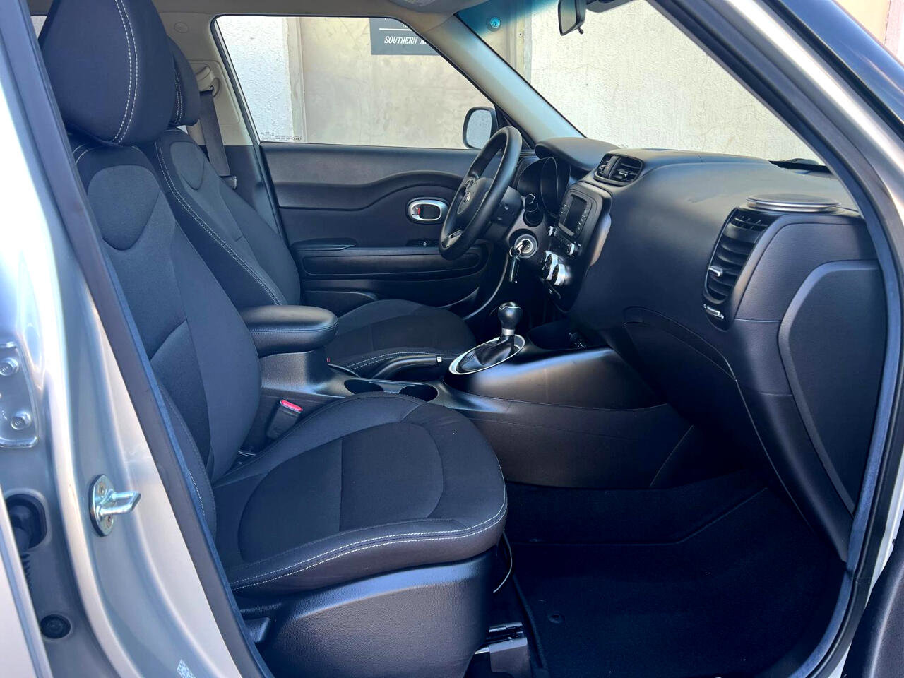 Used 2017 Kia Soul LX 4D Wagon at image 19