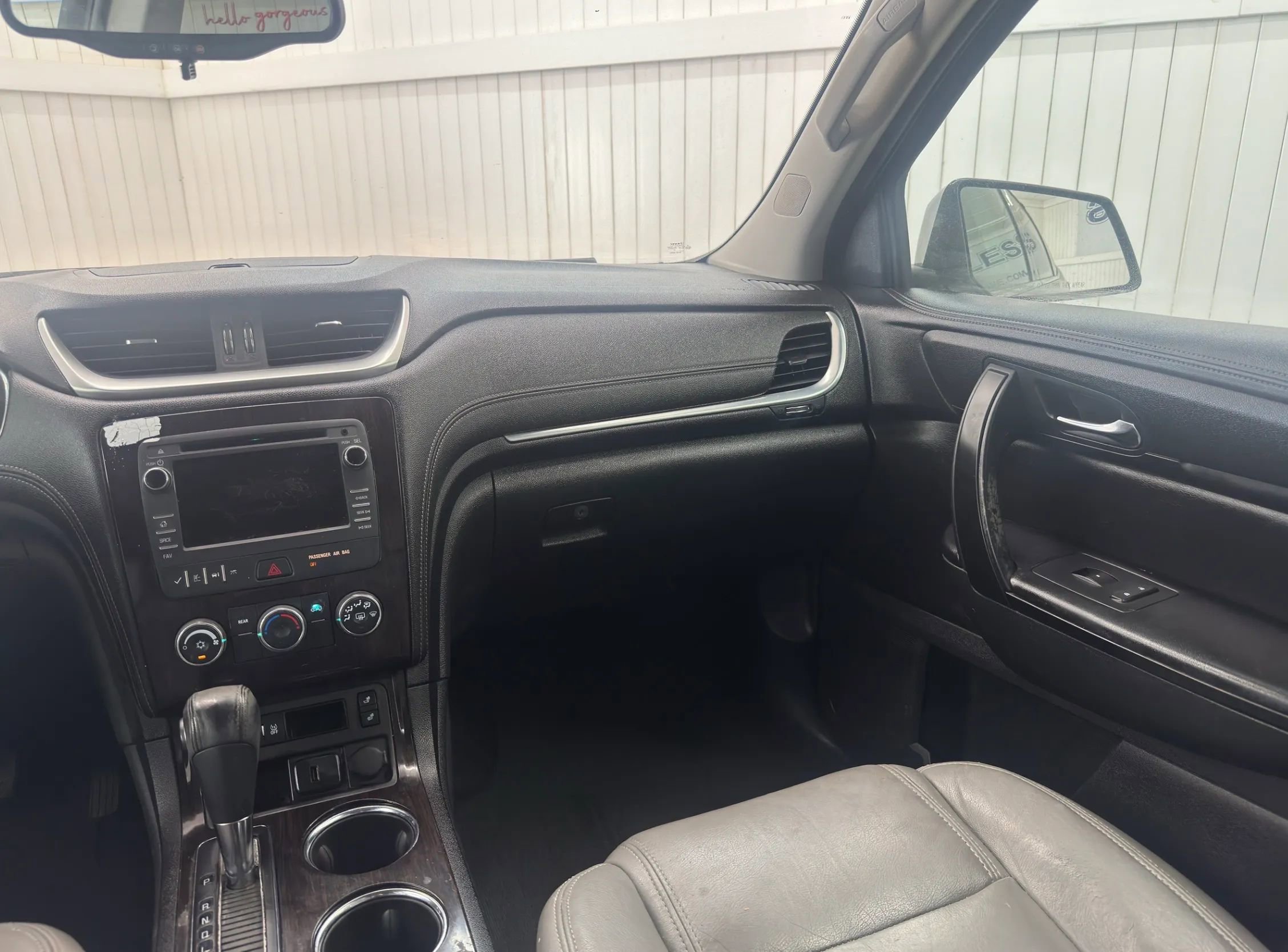 Used 2017 Chevrolet Traverse LT w/ Style and Technology Package image 17