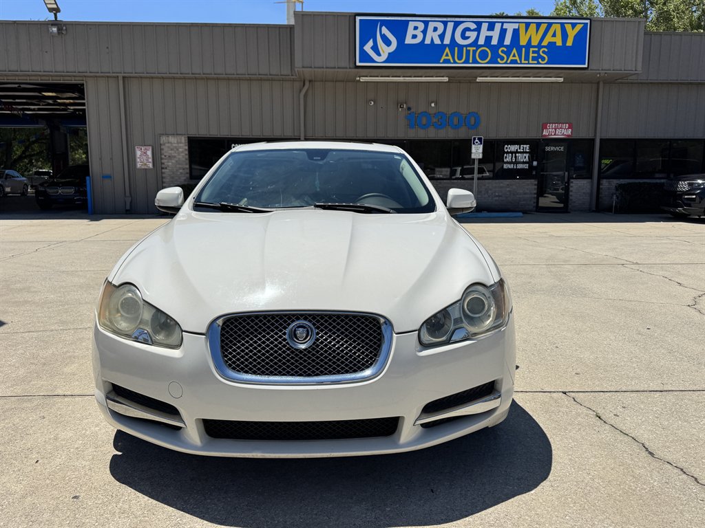 Used 2009 Jaguar XF Luxury RWD image 4