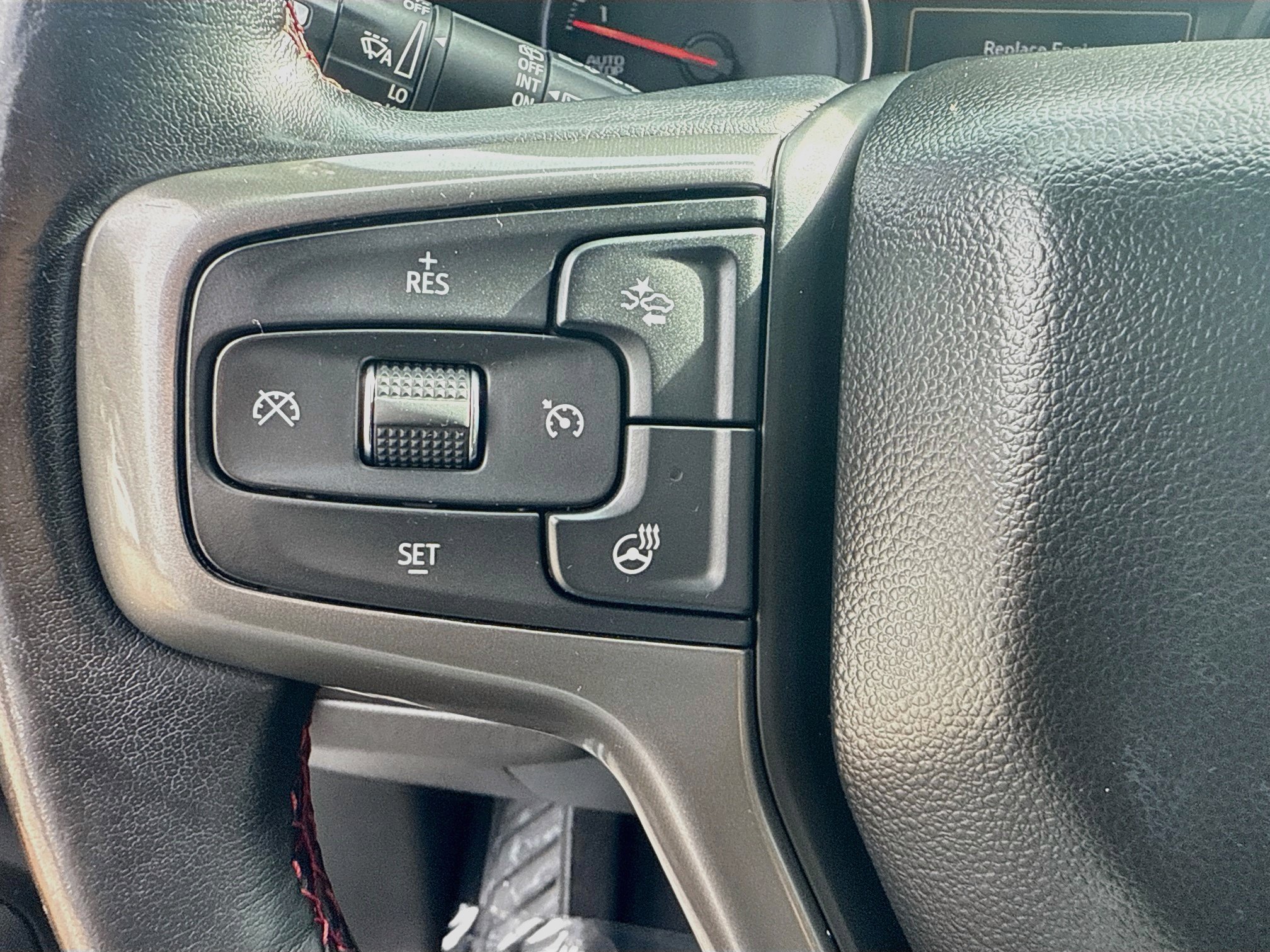 Used 2021 Chevrolet Suburban RST w/ Luxury Package RWD image 36