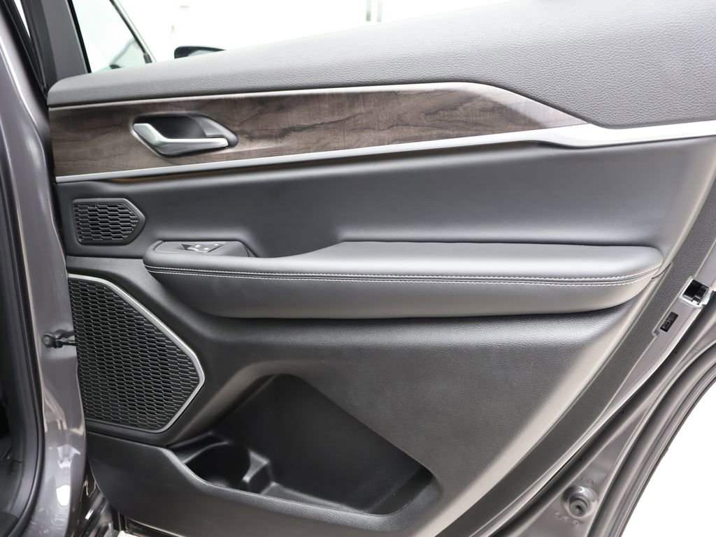 New 2026 Jeep Grand Cherokee L Limited image 11