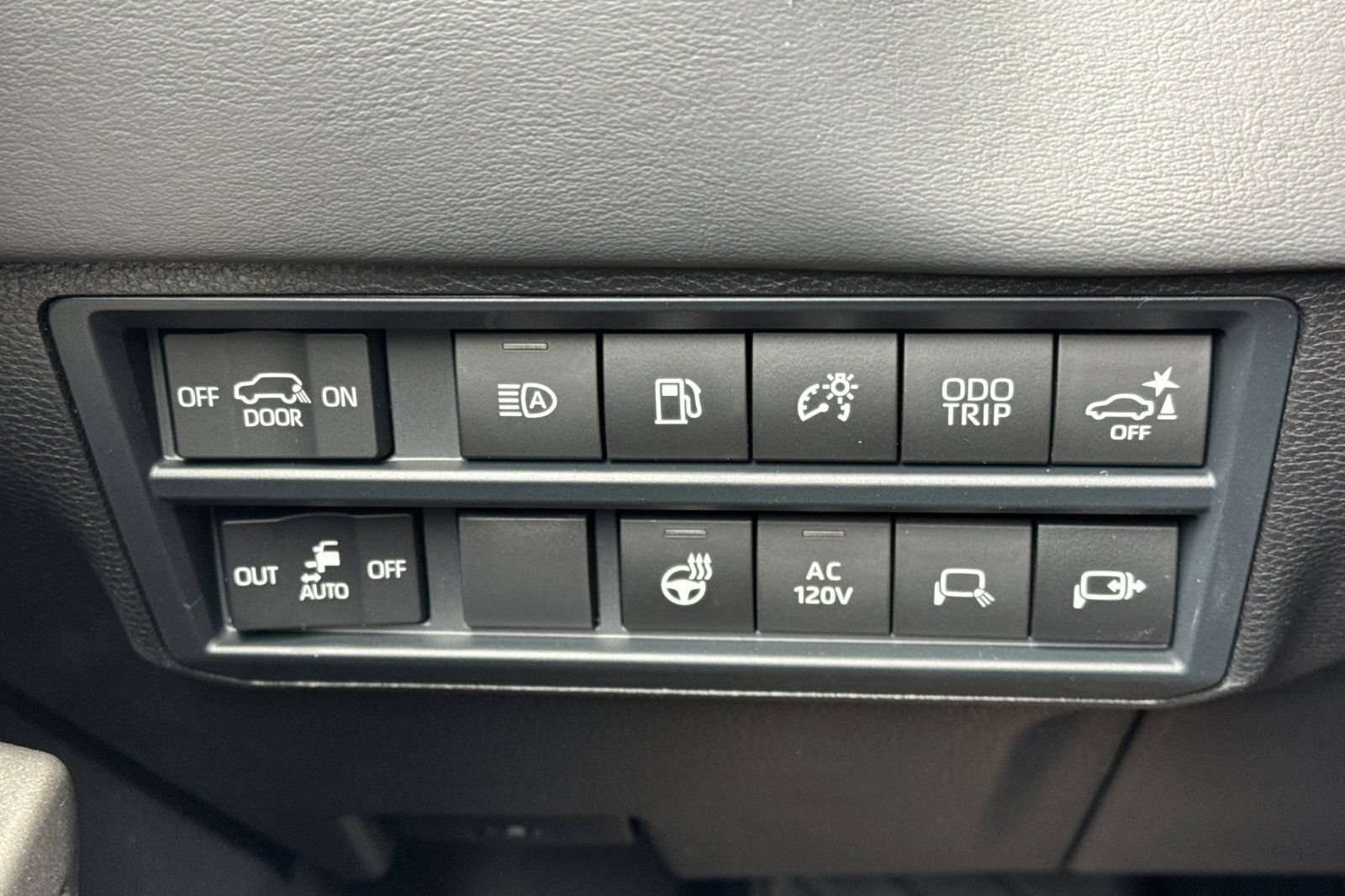 Certified 2026 Toyota Sequoia Platinum AWD/4WD image 35