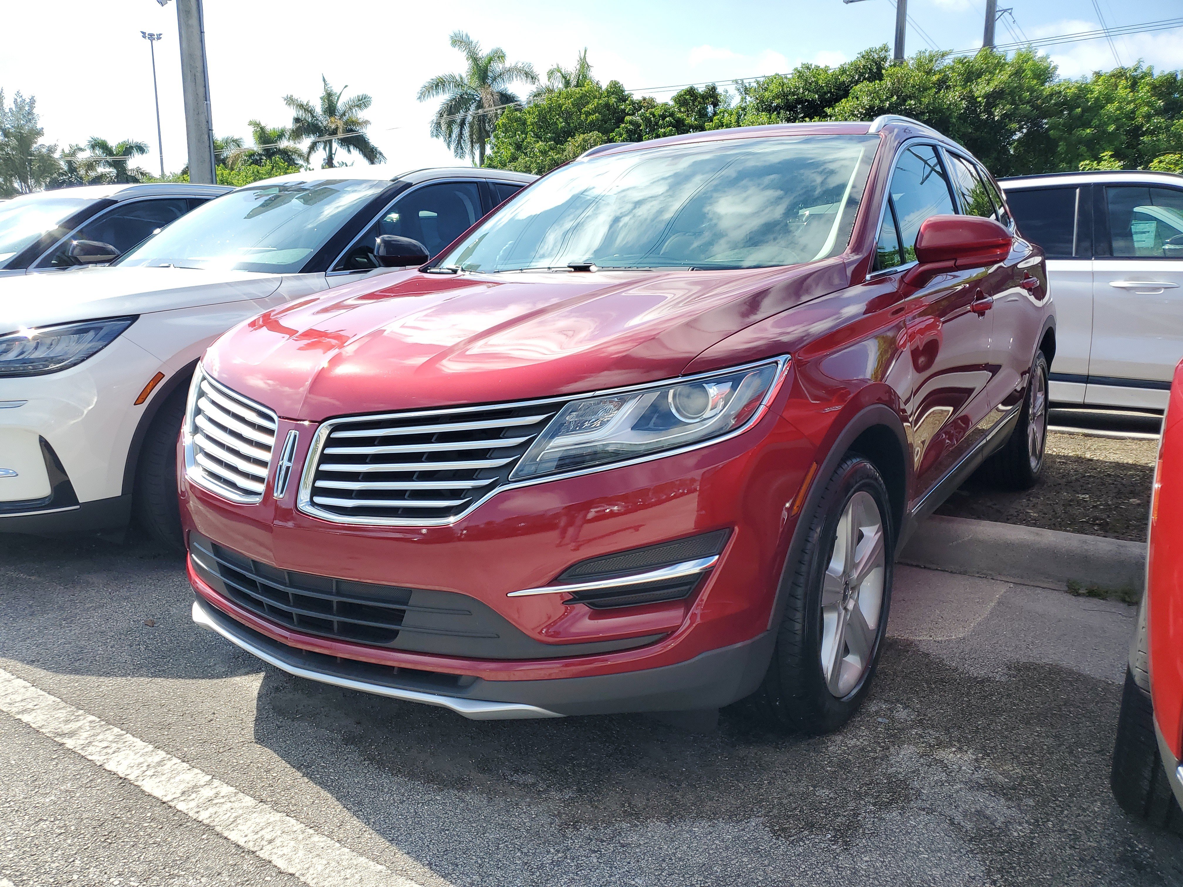 Used 2017 Lincoln MKC Premiere image 3