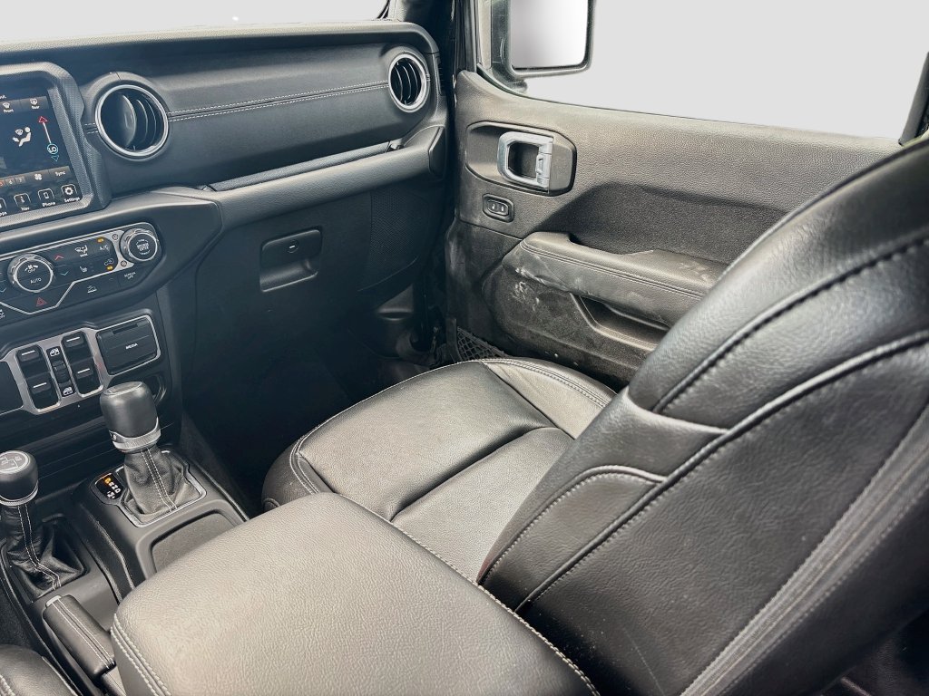 Used 2023 Jeep Wrangler Unlimited Sahara w/ Cold Weather Group AWD/4WD image 26