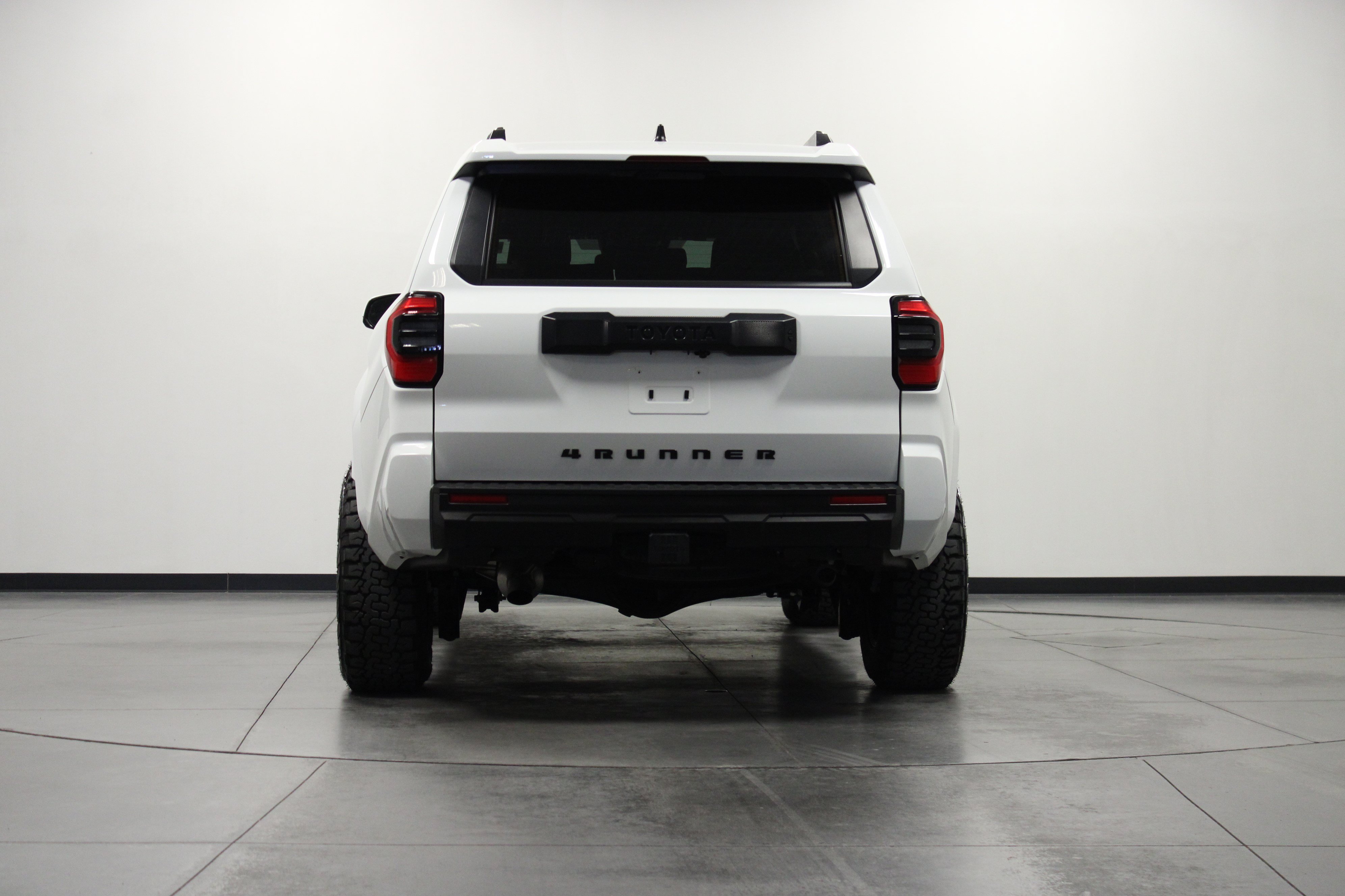 Used 2025 Toyota 4Runner SR5 AWD/4WD image 5
