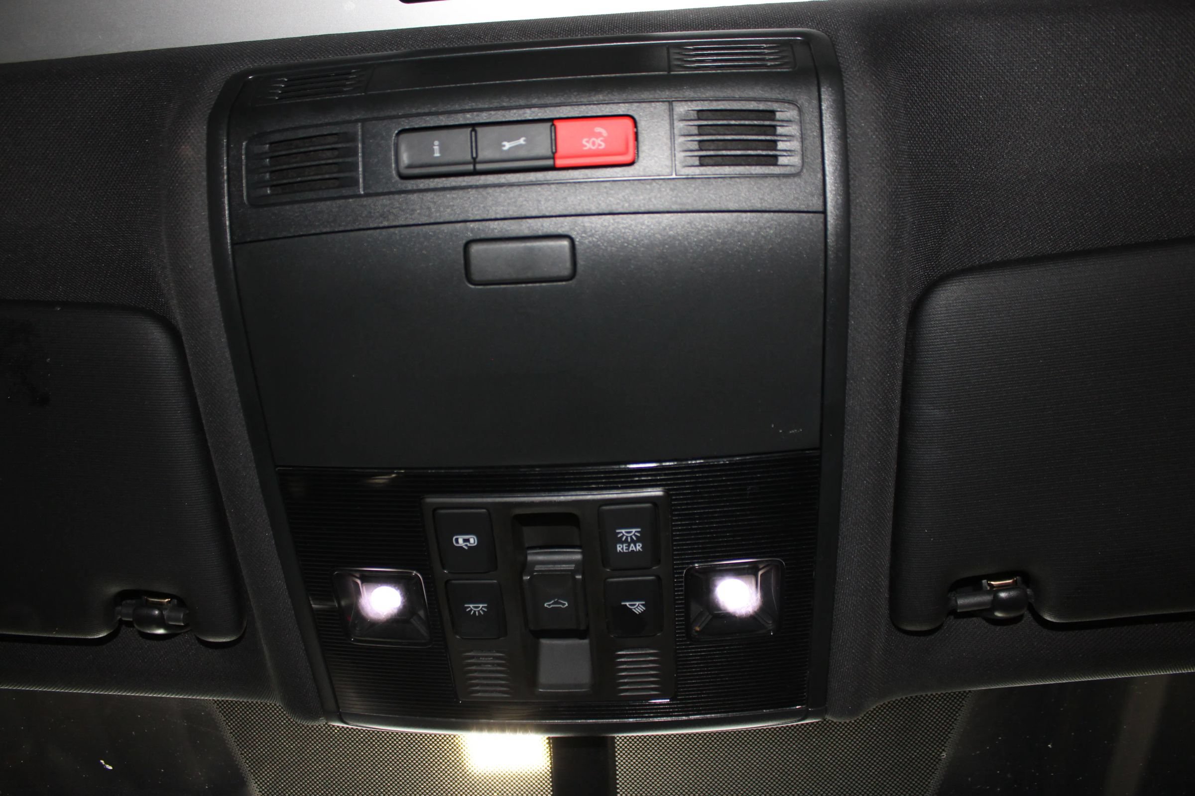 Used 2015 Volkswagen GTI SE FWD image 29