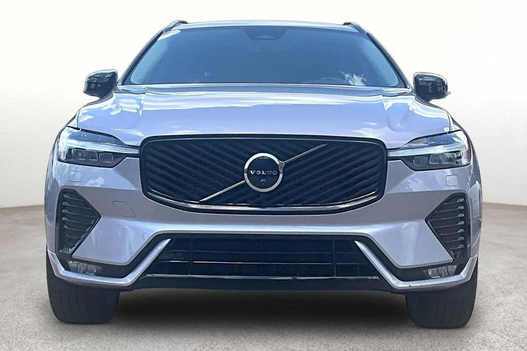 Used 2026 Volvo XC60 B5 Plus AWD/4WD image 4