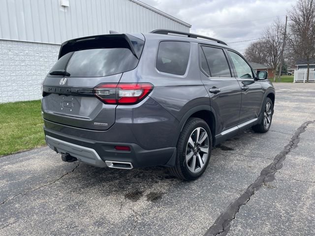 Used 2025 Honda Pilot Touring image 16