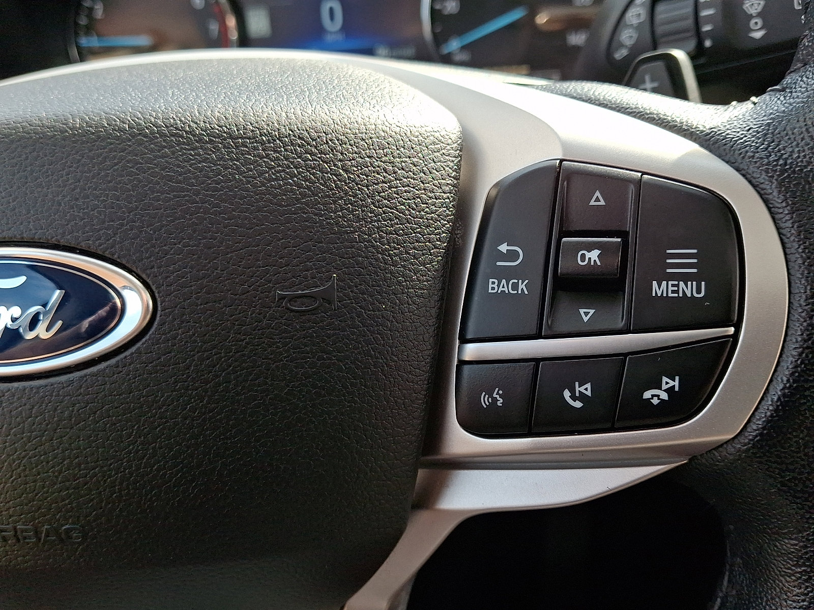 Used 2021 Ford Explorer Limited w/ Equipment Group 301A AWD/4WD image 24