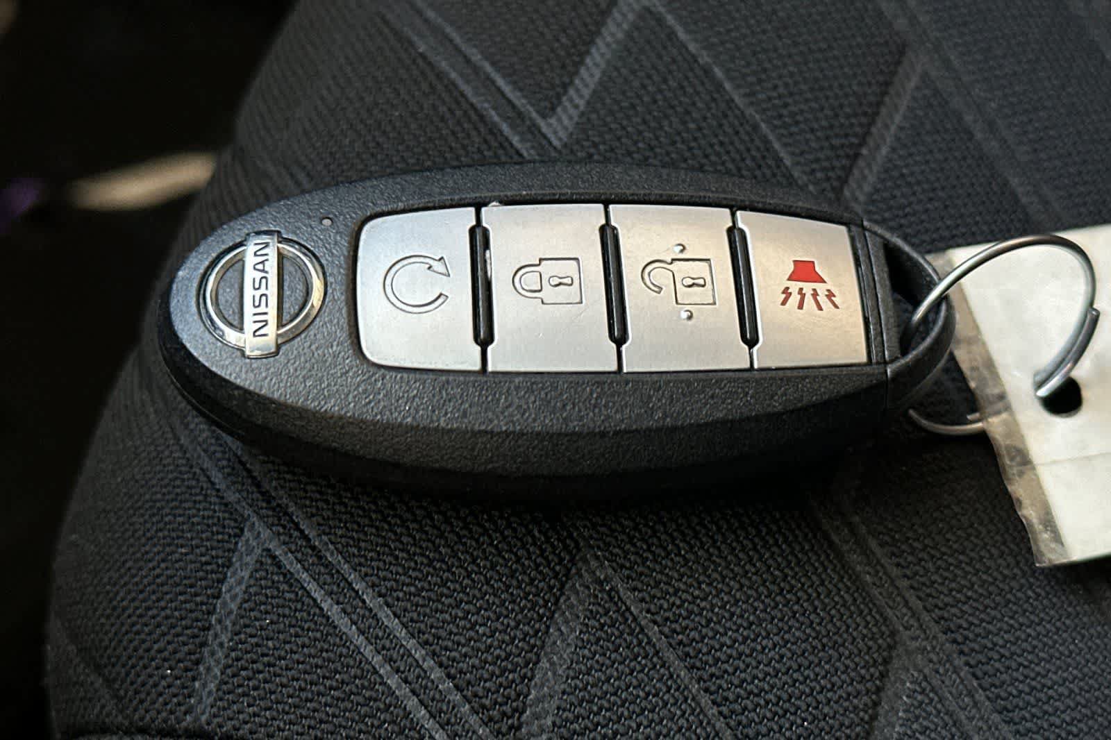 Used 2021 Nissan Kicks SR w/ Interior Electronics Package FWD image 26