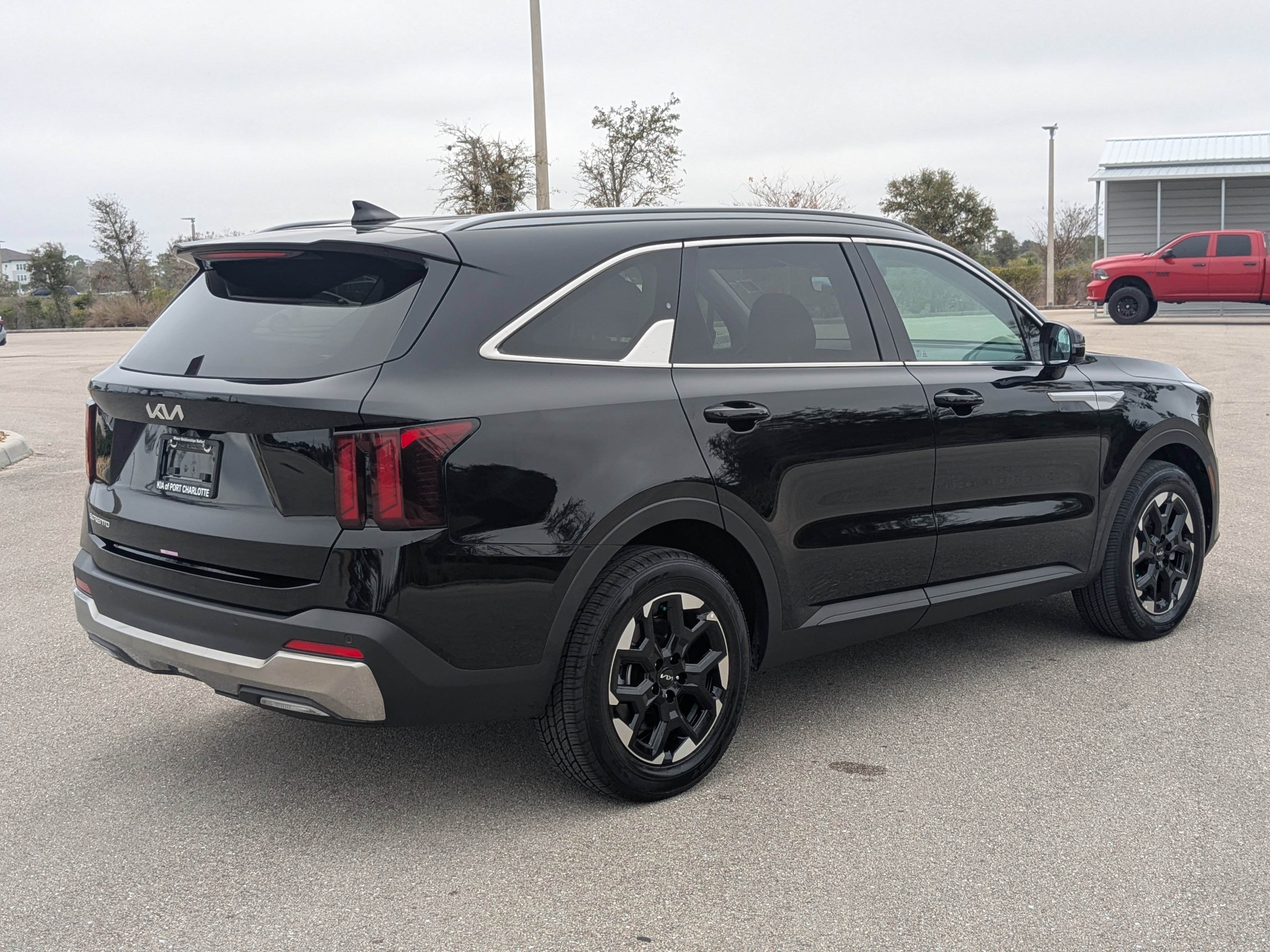 Certified 2025 Kia Sorento S image 5