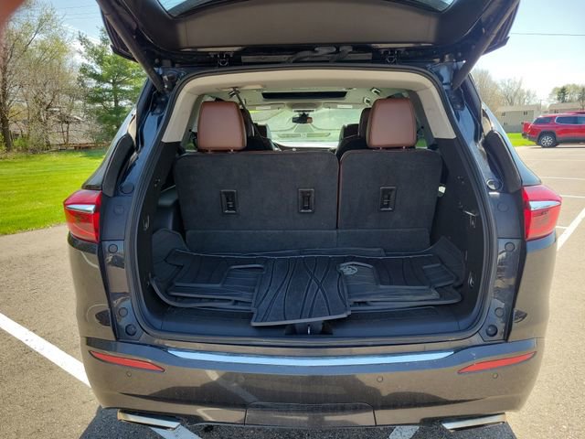 Used 2018 Buick Enclave Avenir w/ Avenir Technology Package AWD/4WD image 36