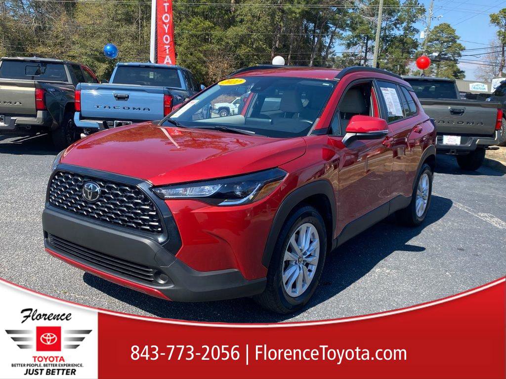 Used 2022 Toyota Corolla Cross LE image 2