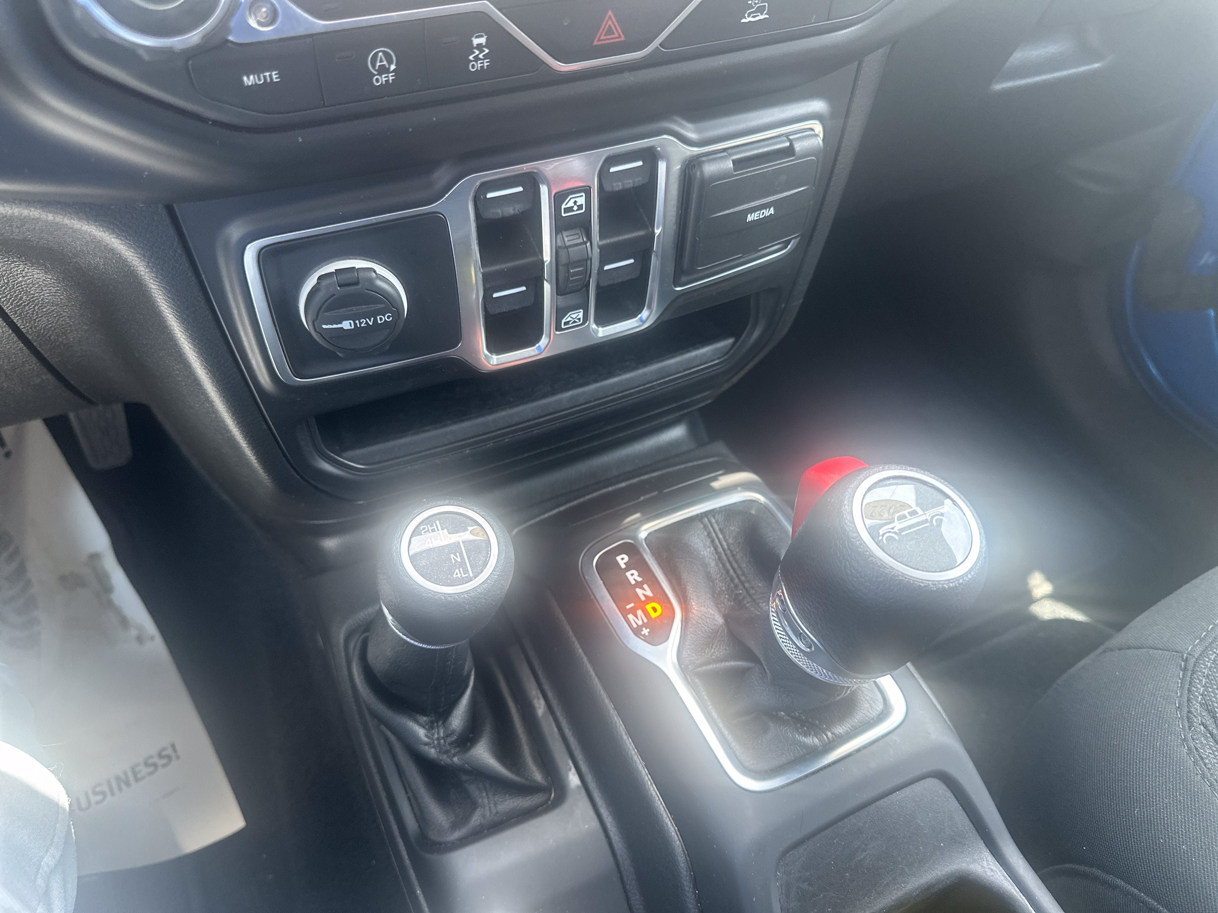 Used 2022 Jeep Gladiator Sport AWD/4WD image 35